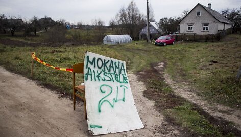 Prekyba kapinių pa&scaron;onėje.