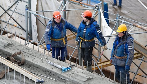 Kaliningrade ardomo Berlyno tilto darbuotojai