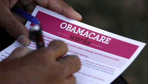 Daugybėje apklausų daug amerikiečių teigia nepritariantys vadinamajam „Obamacare“ (liet. Obamos priežiūra) įstatymui.