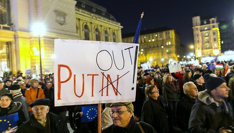 Protestai prieš Vladimiro Putino vizitą Budapešte.