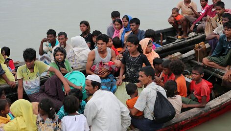 I&scaron; Mianmaro bėgantys rohinjai Banglade&scaron;ą bando pasiekti laivais