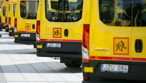 Naujų mokyklinių autobusų perdavimo renginys