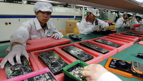 &bdquo;iPhone&ldquo; telefonus gaminantis fabrikas