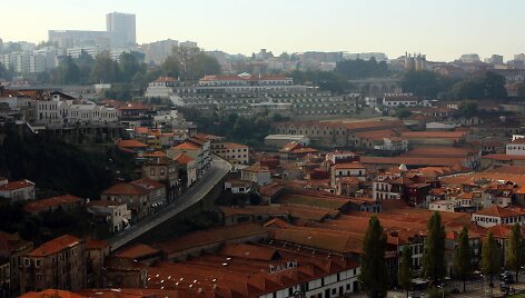 Raudonieji Vila Nova de Gajos priemiesčio stogai