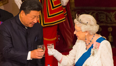 Xi Jinpingas ir Elizabeth II