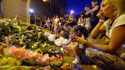 Pasaulis gedi Malaizijos lainerio &bdquo;Boeing 777&ldquo; aukų