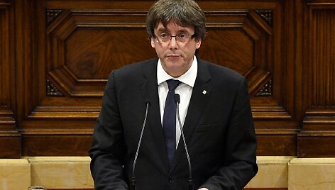 Carlesas Puigdemontas Katalonijos parlamente