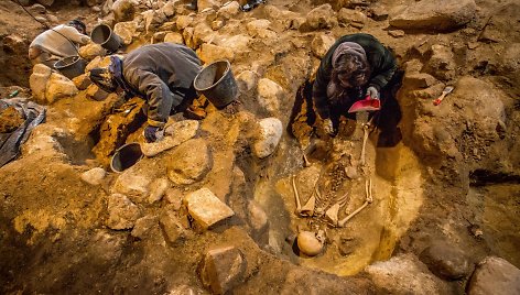 Archeologiniai kasinėjimai Gedimino kalno aikštelėje