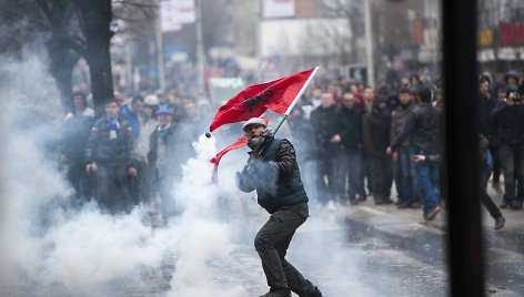 Riaušės Kosovo sostinėje