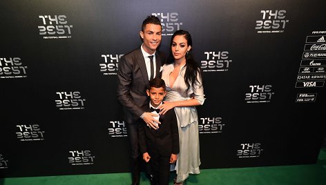 Cristiano Ronaldo su sūnumi ir mylimąja Georgina Rodriguez