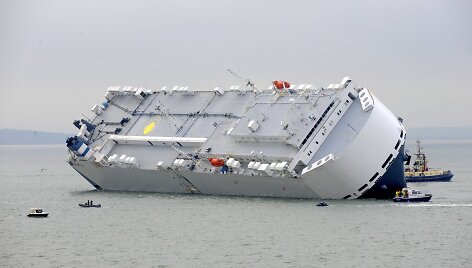 &bdquo;Hoegh Osaka&ldquo; krovininis laivas Laman&scaron;o sąsiauryje
