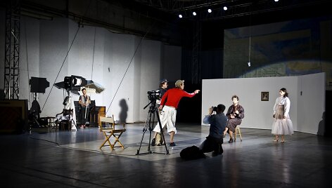 Scena i&scaron; spektaklio &bdquo;Apokalipsė&ldquo;