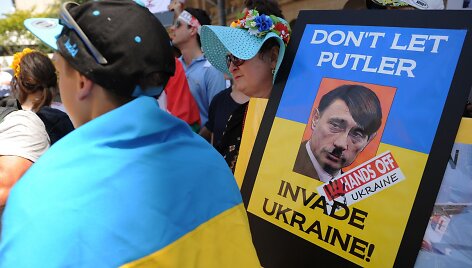 Protestas Australijoje prie&scaron; V.Putiną