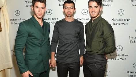 „Jonas Brothers“: Nickas Jonas, Joe Jonas ir Kevinas Jonas