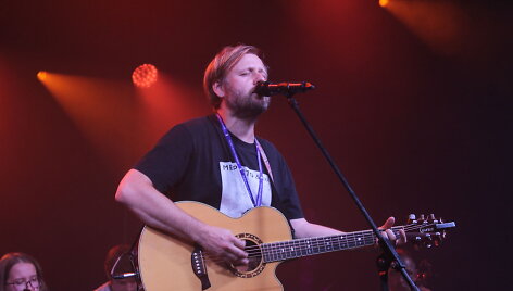 Darius Žvirblis ir styginių kvartetas &bdquo;Q-Art&ldquo; parengė muzikinę dovaną