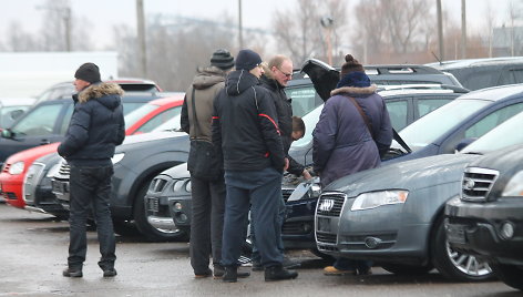 Panevėžio automobilių turguje