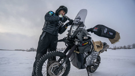 "The coldest ride": trečioji diena Jakutske, motociklo testai ant Lenos ledo