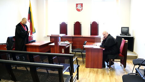 Prie&scaron; teismo posėdį Apeliaciniame teisme
