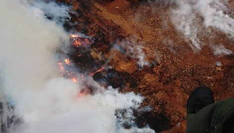 &bdquo;Gairelitoje&ldquo; kilusio gaisro vaizdas i&scaron; sraigtasparnio antrąją dieną