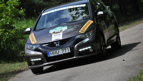 &bdquo;Press ralis 2015&ldquo;: Žilvinas Pekarskas ir Giedrius Žiura su &bdquo;Honda Civic Tourer&ldquo; &ndash; dyzelių klasės nugalėtojai 