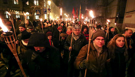 Iki tūkstančio žmonių žygiavo eitynėse Vilniuje, P.Gražuliui pasiūlyta eiti lauk