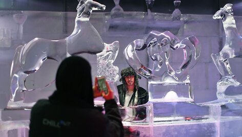 Londonas ruo&scaron;iasi Ledo skulptūrų festivaliui