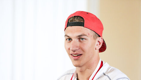 Į Vilnių grįžo pasaulio jaunimo plaukimo čempionas Andrius &Scaron;idlauskas