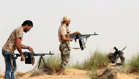 Po Muamaro Kadhafi nuvertimo &scaron;alyje dėl valdžios kovoja įvairios grupuotės.