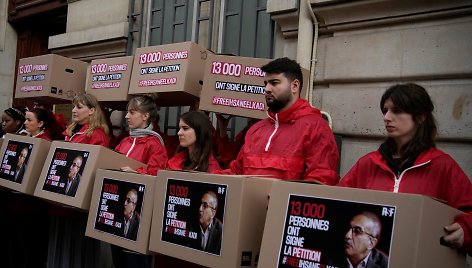 Protestas prie Alžyro ambasados už žurnalisto Ihsane El Kadi išlaisvinimą