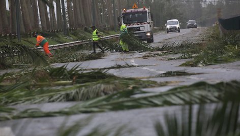 Karibų salų gyventojai gūžiasi prieš uraganą Maria