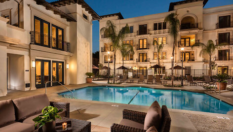 &bdquo;Avanti&ldquo; kompleksas, kuriame 3 butus nusipirko Kim Kardashian ir Kris Jenner