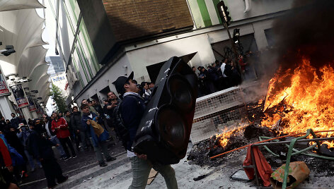 Nauji protestai ir riau&scaron;ės Čilėje