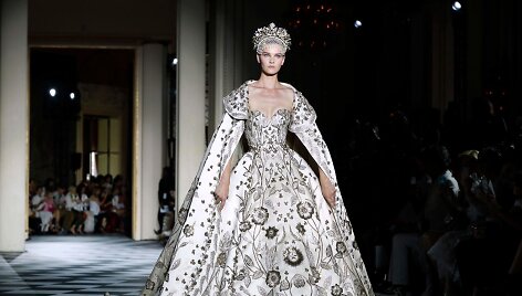&bdquo;Zuhair Murad&ldquo; kolekcijos modelis