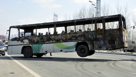 Kinijoje sudegęs autobusas