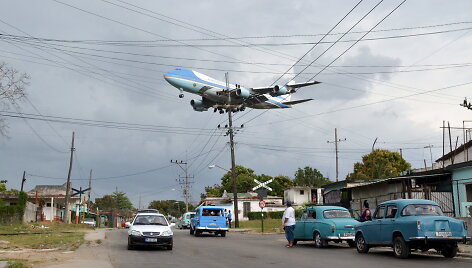 JAV prezidento Baracko Obamos lėktuvas vir&scaron; Havanos