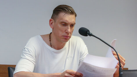 Dainius  &Scaron;alenga teismo posėdyje dėl skyrybų su žmona