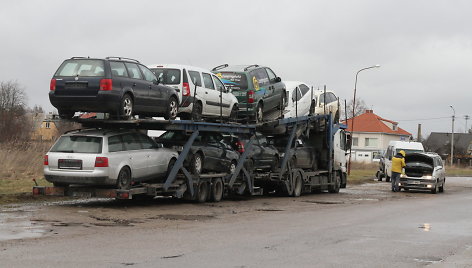 Automobilių prekyba Šiauluose ir Radviliškyje