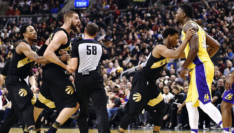Jonas Valančiūnas ir Julius Randle'as