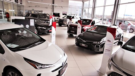 Automobilių salonas