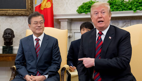 Moon Jae-inas ir Donaldas Trumpas