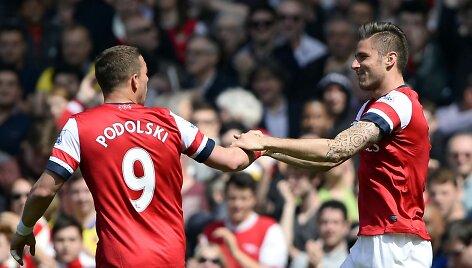 Lukasas Podolskis ir Olivier Giroud 