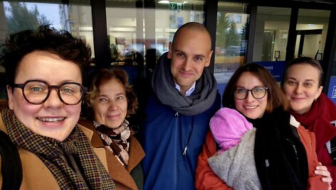 Jūratė Ju&scaron;kaitė ir Birutė Sabatauskaitė su dukra