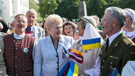 Dalia Grybauskaitė „Baltijos kelio sąšaukos“ renginyje Katedros aikštėje