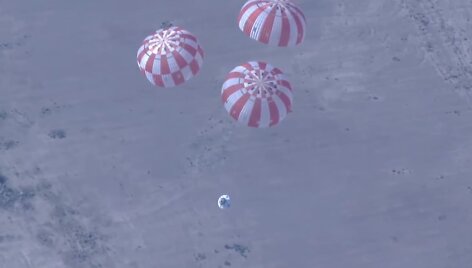 Kosminės kapsulės &bdquo;Orion&ldquo; para&scaron;iutų bandymas