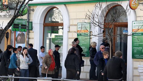 Eilė prie banko Sevastopolyje
