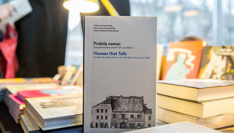 Knyga „Prabilę namai. Žydų gatvės kasdienybė XIX-XX a. (iki 1940 m.)“