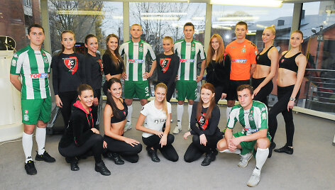 Futbolininkų ir &scaron;okėjų treniruotė
