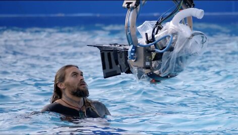  Jasonas Momoa filmuojant &bdquo;Akvameną&ldquo;