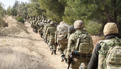 Turkija tęsia puolimą prie&scaron; kurdų kovotojus Sirijoje