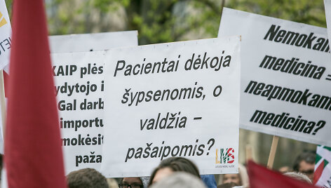 &Scaron;alies medikai susitiko mitinge prie Seimo
